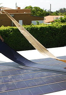 455px-Thin_Film_Flexible_Solar_PV_Installation_2